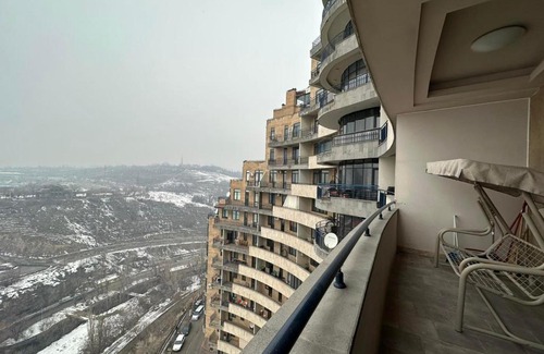 Kentron Apartment | Modern designed apartment with big balcony