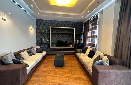 Kentron Apartment | Modern designed apartment with big balcony