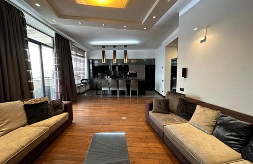 Kentron Apartment | Modern designed apartment with big balcony