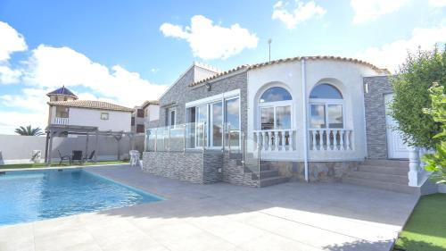 Lo Rufete Villa | Modern Detached 4 Bed 3 Bath Villa with private pool close to all amenities