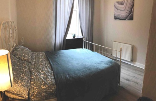 Gorgie Apartment | Modern Double Bed Apartment Close to City Centre