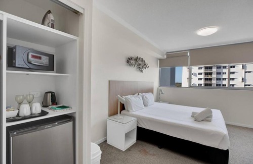 Mackay Apartment | Modern Dual Key Apt w Pool in the heart of Mackay