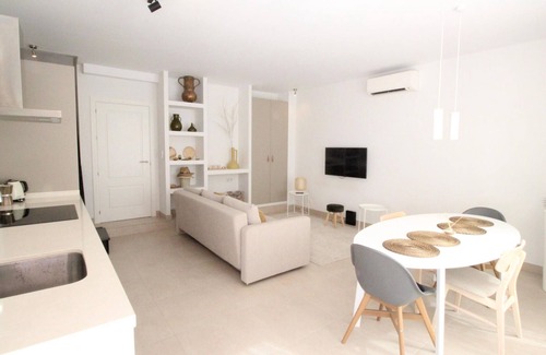 Plaza de Toros Vieja Apartment | Modern Duplex Apartment Near Beach & Center - Del Parque Flats Constancia V3