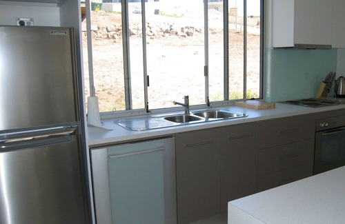 Encounter Bay House | Modern Duplex only minutes to the beach!