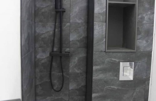 Staple Hill Apartment | Modern en-suit room in Bristol 5