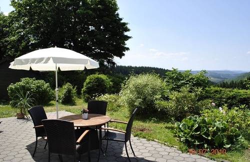 Lenneplaetze Apartment | Modern furnished apartment with a fully equipped kitchen and terrace