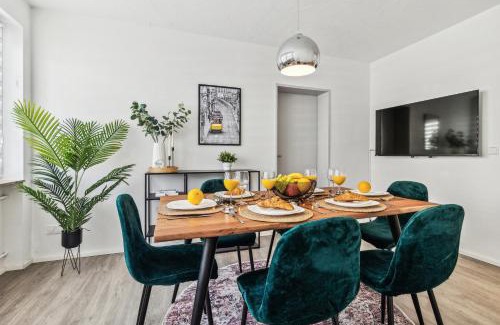 Homburg Apartment | Modern Family & Business Apartment in Homburg - nahe Uniklinik - ruhig gelegen - 3 SZ - bis zu 6 Pers - Balkon - Badewanne - WLAN 250 Mb - Parkplätze - Self-Check-in