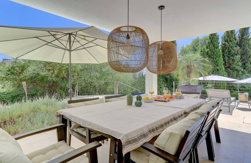 Crestatx Villa | Modern family villa, gated pool & garden, WiFi