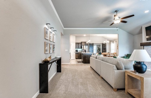 Midwest City House | Modern Family Retreat in Midwest City