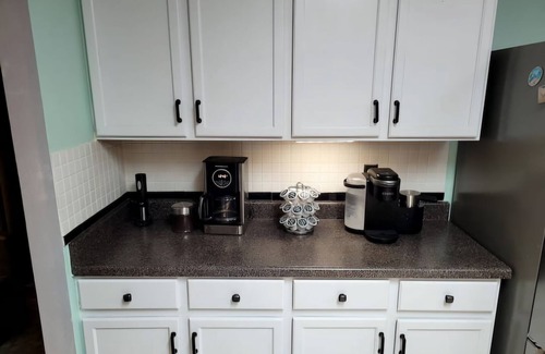 Braun's Farm House | Modern Family Retreat/Stylish 3BR + GAMEROOM Near Six Flags & SeaWorld