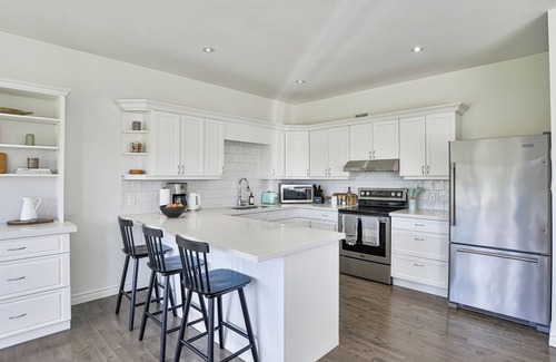 Huntsville Other | Modern Farmhouse Getaway | 5+ Acres | Family Friendly | Arrowhead | Algonquin