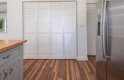 North River Shores House | Modern Farmhouse Retreat – Heated Pool & Close to Beaches!