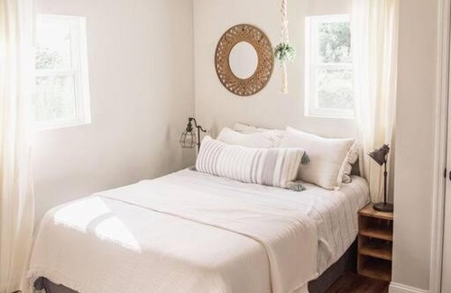 North Charleston House | Modern Farmhouse Style 3/2 Home Close to Downtown!