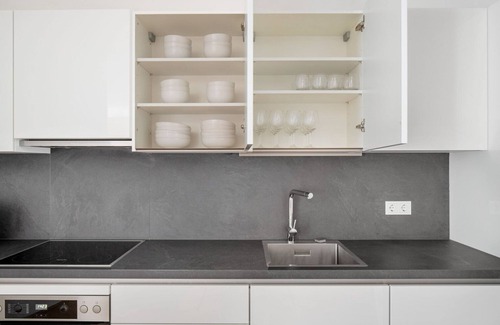 Favoriten Apartment | Modern Favoriten 2BR w/Gym, Lounge & Elevator, nr Metro, by Blueground