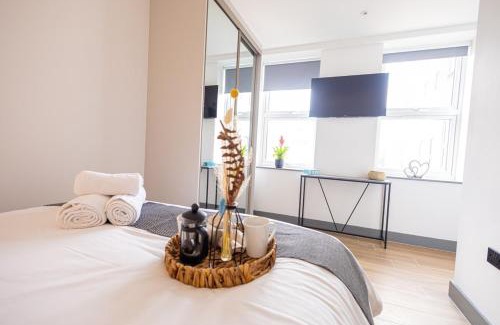 West Finchley Apartment | Modern Finchley 2 Bedrooms, 2 Bathrooms Flat - Prime Location