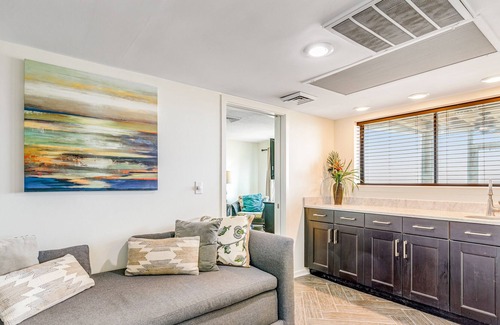 Isle of Palms Villa | Modern first-floor villa w/unbeatable, expansive ocean views & shared pool!