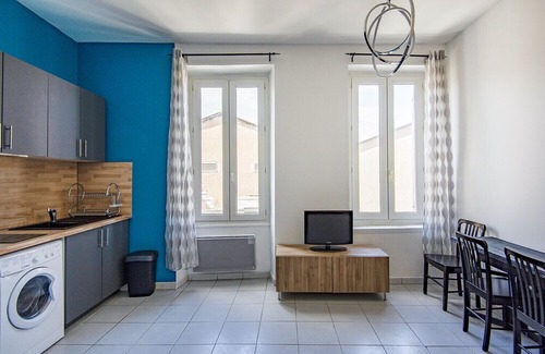 5th Arrondissement Apartment | Modern flat near Parc du 26ème Centenaire