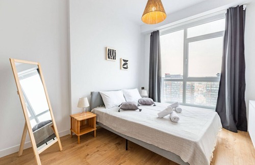 Kadikoy Apartment | Modern Flat with Fantastic City View in Kadikoy