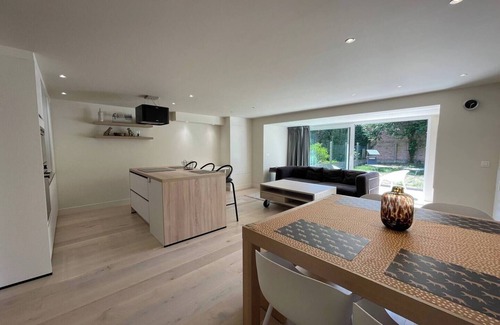 Ostend Condo | Modern flat with garden and parking