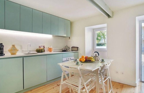 Lisbon Old Town Apartment | Modern Flat with large garden and terrace right next Estrela Park