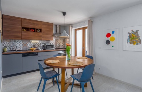Gulici Apartment | Modern flat with stylish furnishings, sea view, private balcony, barbecue, air conditioning, WiFi