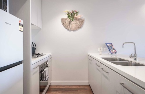 Footscray Apartment | Modern Footscray apartment 2BR2BA WIFI parking