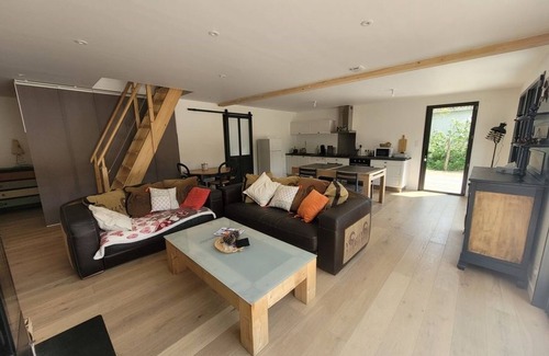 Saint-Jean-de-Monts House | Modern Forest-Edge Home for 10 with WiFi, Close to Beach & Shops