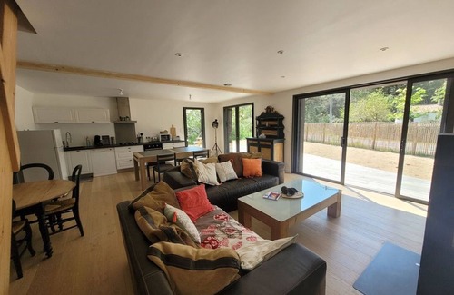 Saint-Jean-de-Monts House | Modern Forest-Edge Home for 10 with WiFi, Close to Beach & Shops