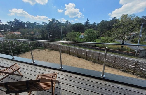 Saint-Jean-de-Monts House | Modern Forest-Edge Home for 10 with WiFi, Close to Beach & Shops