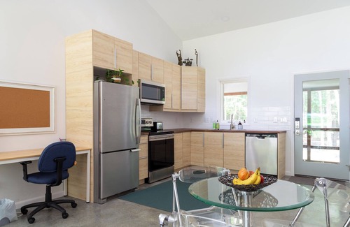 Clifftops Cottage | Modern forest cottage convenient to Sewanee