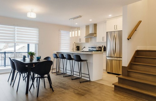 Saint-Hubert House | Modern Furnished House Near Dix30 & Downtown Montreal – Monthly Stays Welcome