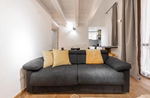Historic Castle District Apartment | Modern Gem in Castello