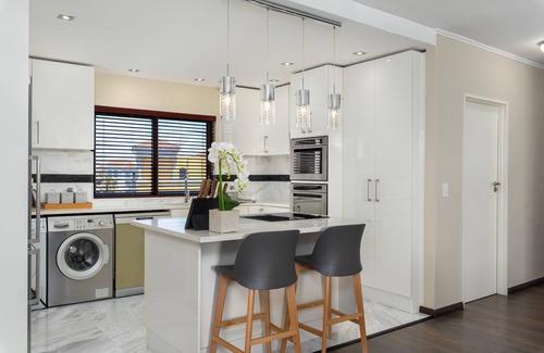 Century City Apartment | Modern Gem with Pool and Balcony