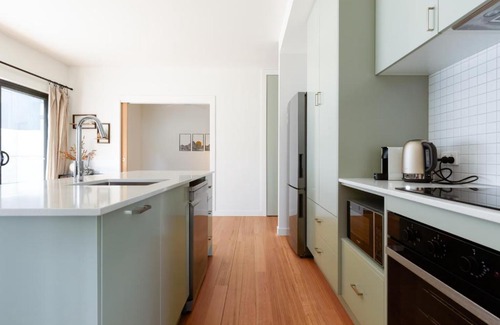 South Launceston House | Modern Getaway with Balcony & Secure Parking