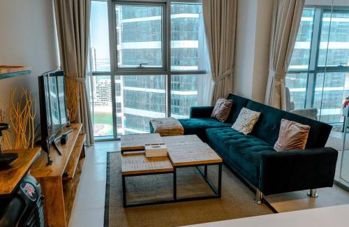 Abu Dhabi Apartment | Modern Glass Suite with City Views Reem Island