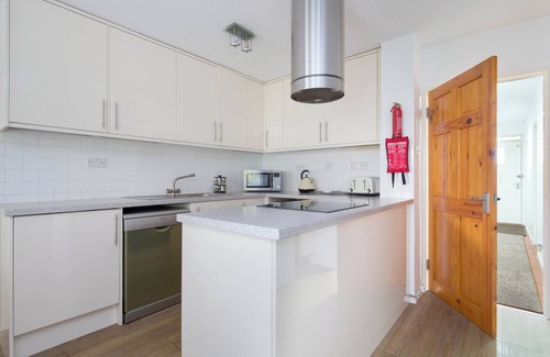 Old Town Apartment | Modern Grassmarket Apartment - central location & free car parking for guests