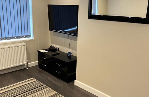 Weston by Wellend Apartment | Modern ground floor apartment Close to A45 A46 M1 M6 M69