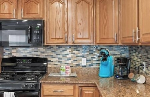 Salt Lake City House | Modern Guest Suite, King Ensuite, Downtown Airport