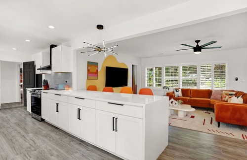University District House | Modern Heart of Memphis Manor, Hot Tub, Game Room
