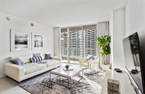 Downtown Miami Apartment | Modern High Rise One Bedroom at Icon Brickell (W)
