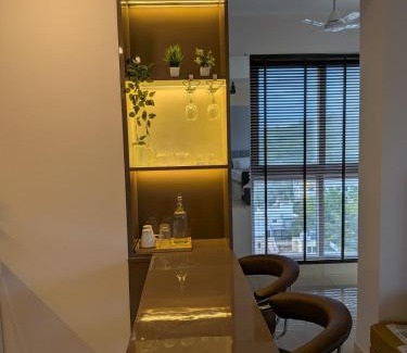 Pashan Apartment | Modern Hill-View Studio - Work-Friendly - Pashan