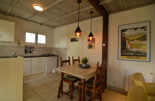 Saint-Honore-les-Bains House | Modern holiday home with lovely garden