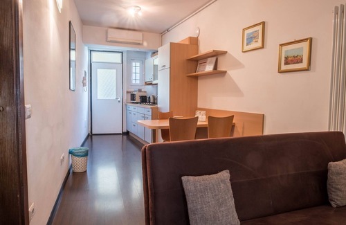 Centro - Piani - Rencio Apartment | Modern Holiday Apartment "Bolzano" with Wi-Fi and Air Conditioning