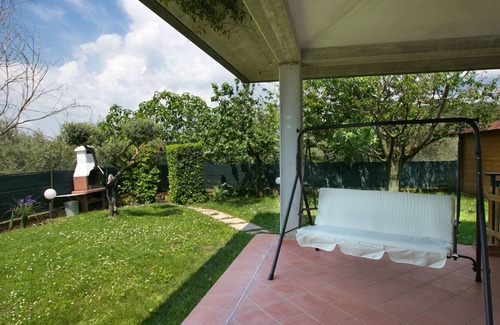San Feliciano House | Modern Holiday Home in San Feliciano with Private Terrace