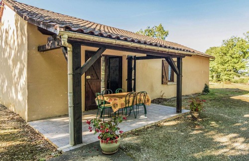 Salignac-Eyvignes House | Modern Holiday Home in Salignac-Eyvigues with Swimming Pool