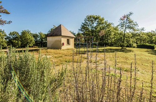 Salignac-Eyvignes House | Modern Holiday Home in Salignac-Eyvigues with Swimming Pool