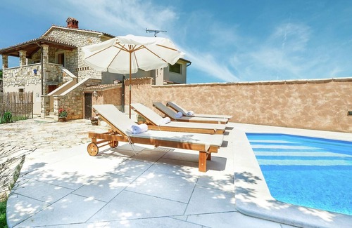 Rosini House | Modern Holiday Home in Porec with Swimming Pool