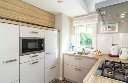 Kattendijke House | Modern Holiday Home in Kattendijke with a Garden