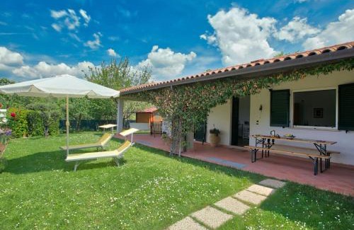 San Feliciano House | Modern Holiday Home in San Feliciano with Private Terrace