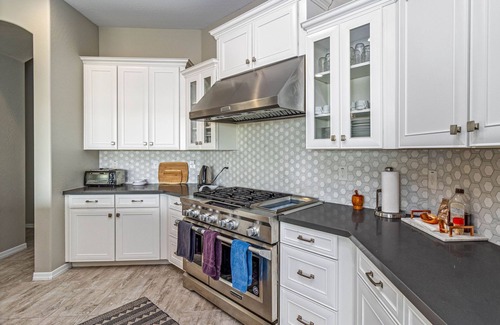 Ahwatukee Foothills House | Modern home at the Phoenix South Mountain Park close to everything